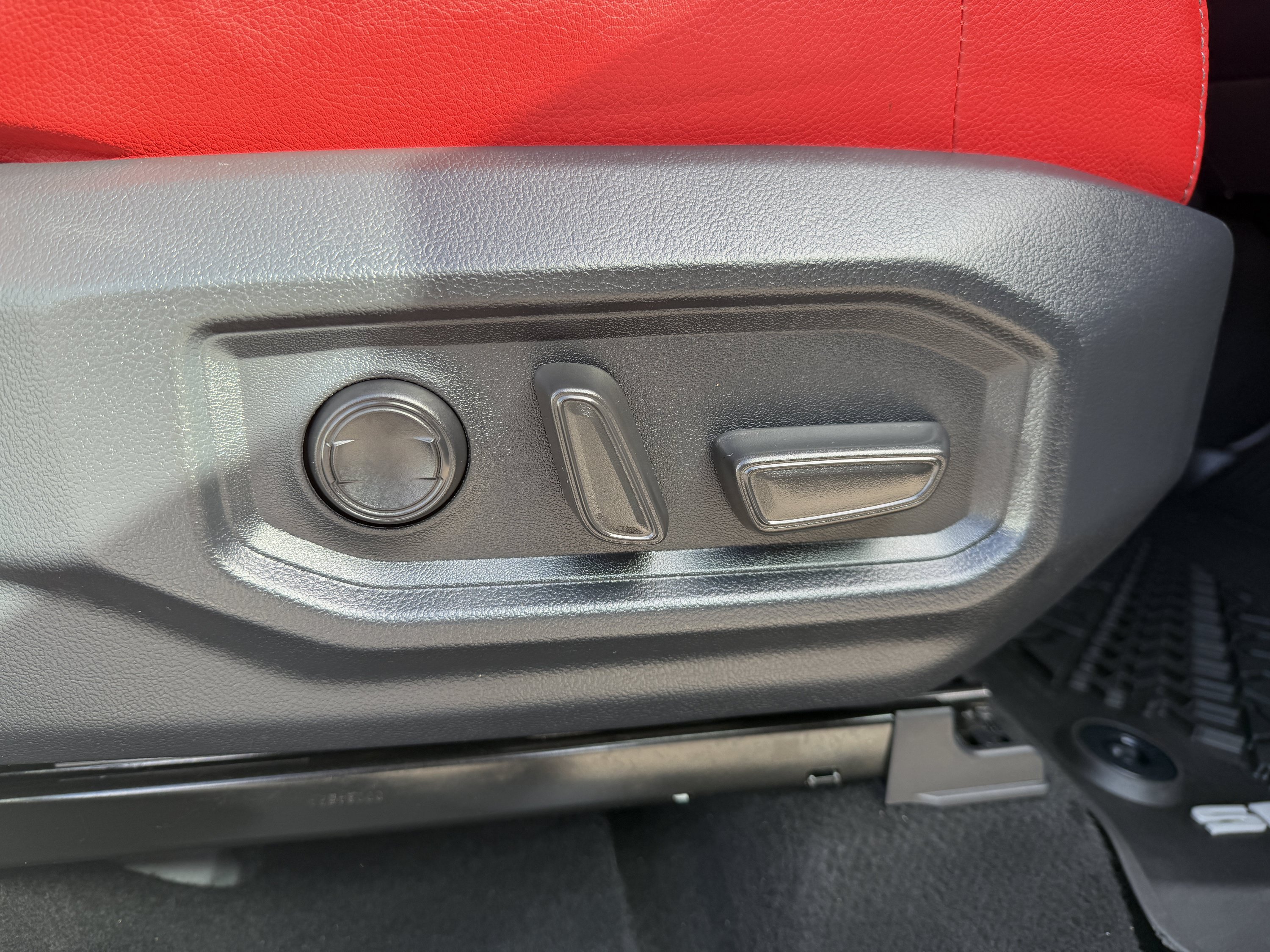 Used 2025 Toyota Sequoia TRD Pro AWD/4WD image 24