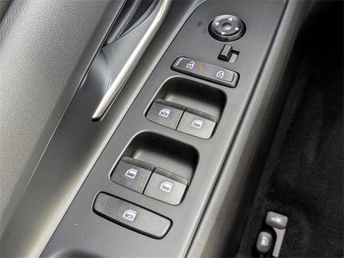 Certified 2025 Hyundai Elantra SEL image 29