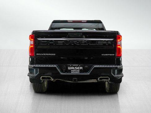 Used 2020 Chevrolet Silverado 1500 Custom w/ Custom Value Package image 4