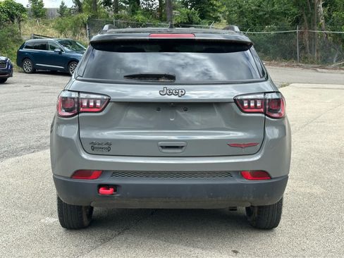 Used 2022 Jeep Compass Trailhawk w/ Trailhawk Convenience Group AWD/4WD image 6