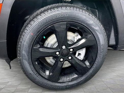 New 2025 Jeep Grand Cherokee L Limited image 13