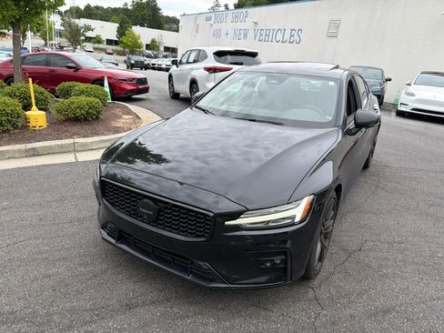 Used 2024 Volvo S60 B5 Plus FWD image 4