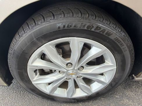 Used 2024 Chevrolet Malibu LT FWD image 11