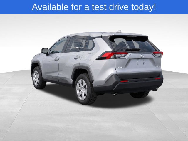 Used 2025 Toyota RAV4 LE AWD/4WD image 3