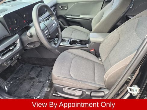 Used 2025 Kia K4 FWD image 23