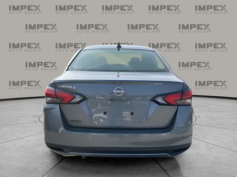 Used 2025 Nissan Versa SV image 4