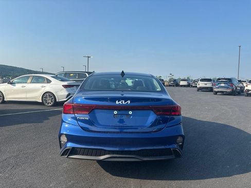 Used 2022 Kia Forte LXS FWD image 4