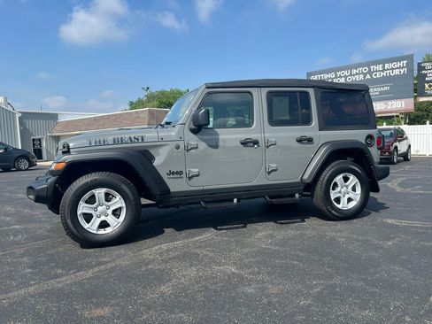 Used 2022 Jeep Wrangler Unlimited Sport image 6