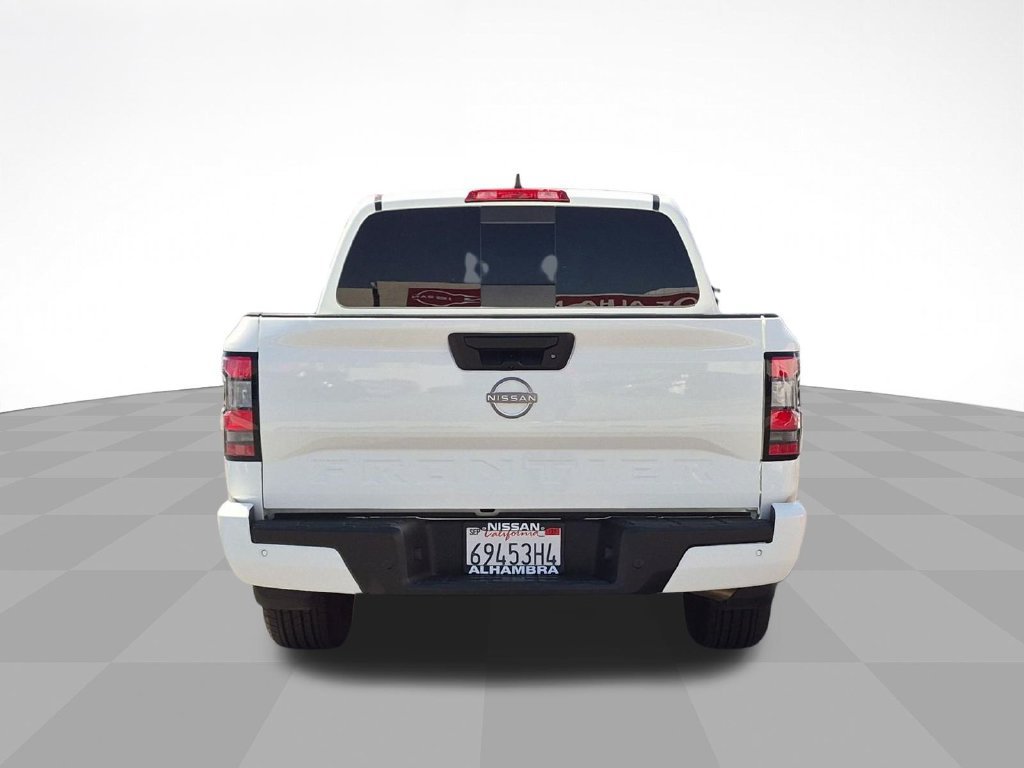 Certified 2025 Nissan Frontier SV RWD image 6