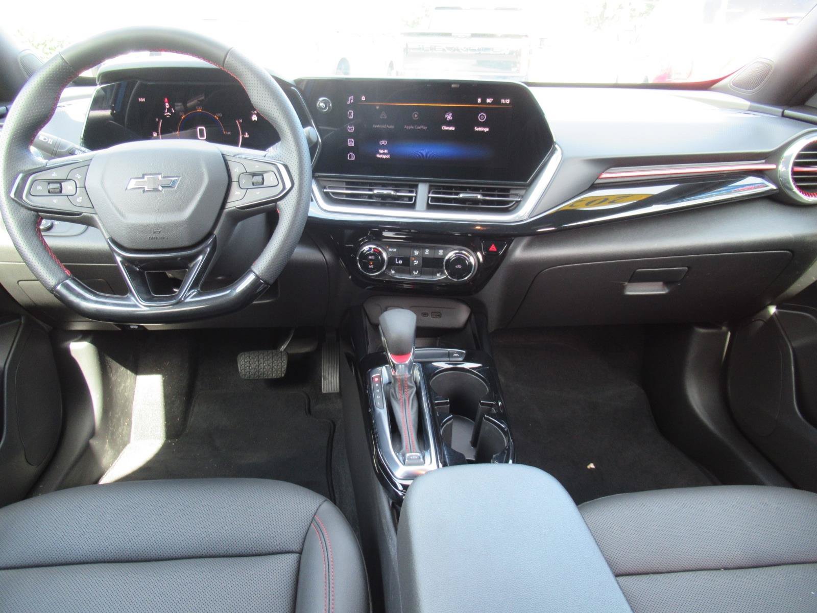 Used 2024 Chevrolet Trax RS w/ Sunroof Package FWD image 13
