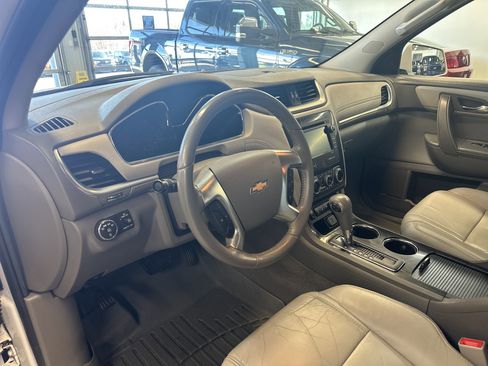 Used 2016 Chevrolet Traverse LT image 24