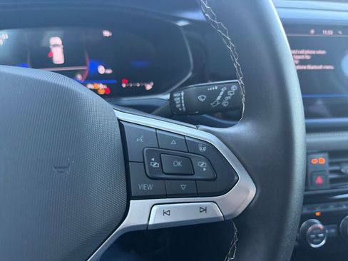 Used 2024 Volkswagen Taos SE image 26