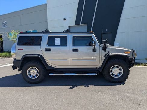 Used 2005 HUMMER H2 SUV w/ Preferred Equipment Group image 4