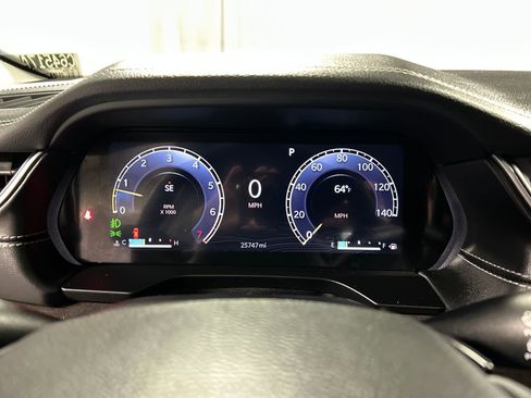 Used 2024 Jeep Grand Cherokee Limited w/ Luxury Tech Group II image 16