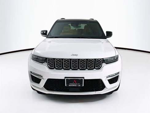 Used 2025 Jeep Grand Cherokee Summit w/ Luxury Tech Group V image 2