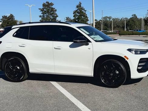 New 2026 Volkswagen Tiguan SE R-Line image 2