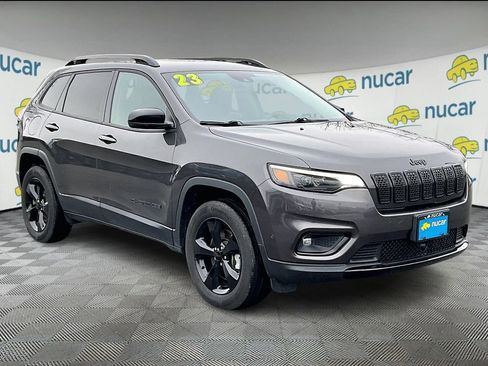 Used 2023 Jeep Cherokee Altitude Lux image 1