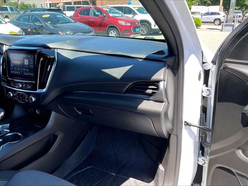 Used 2023 Chevrolet Traverse LT w/ LPO, Floor Liner Package AWD/4WD image 13