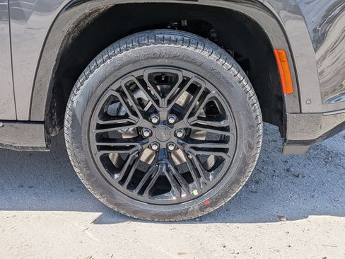 New 2026 Jeep Grand Wagoneer L Limited image 10