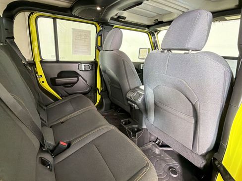 Used 2024 Jeep Gladiator Sport image 28