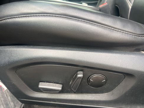 Used 2022 Ford Explorer XLT w/ Equipment Group 202A image 23