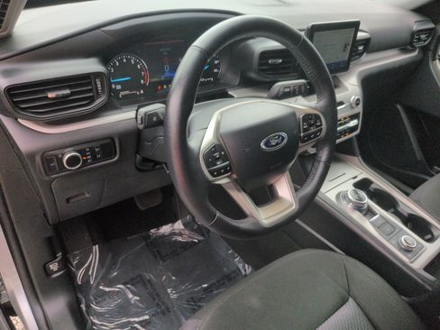 Certified 2024 Ford Explorer XLT AWD/4WD image 17