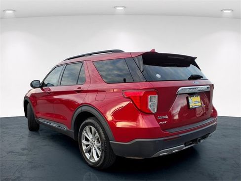 Used 2020 Ford Explorer XLT w/ Equipment Group 202A image 12