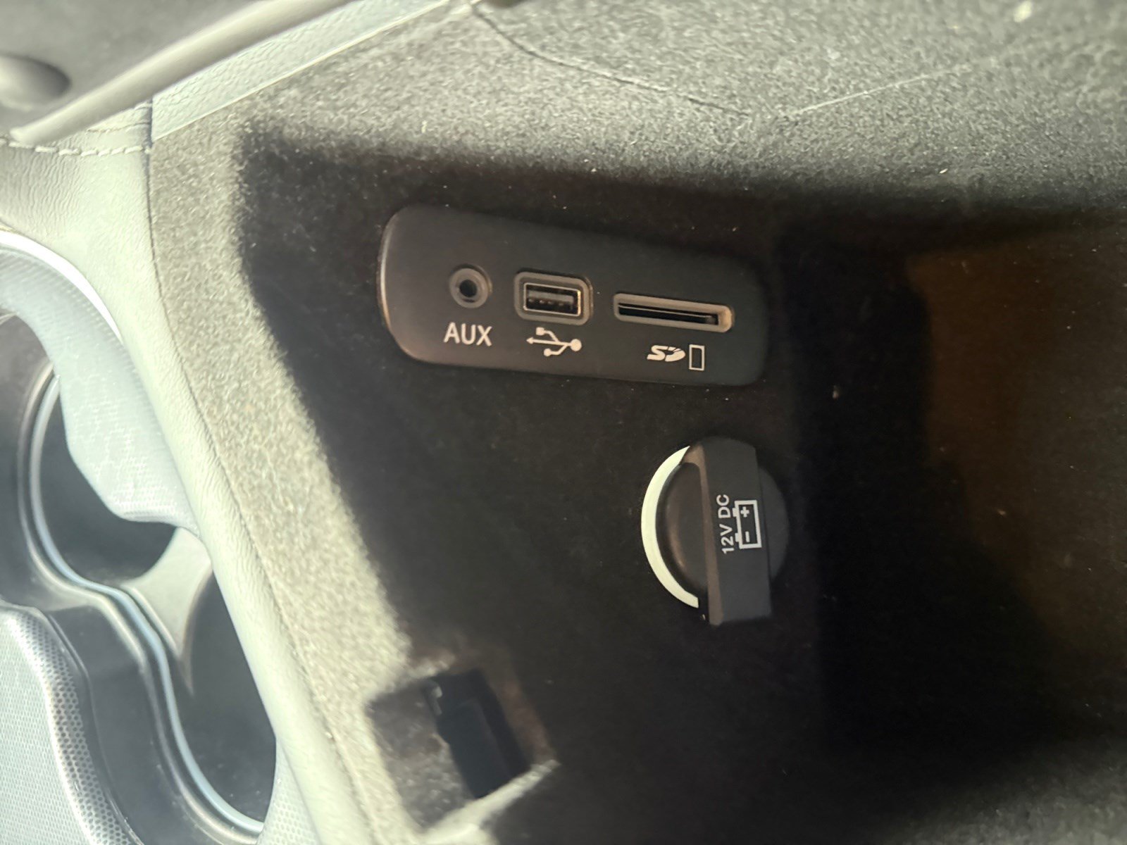 Used 2015 Dodge Challenger SXT Plus w/ Driver Convenience Group RWD image 29