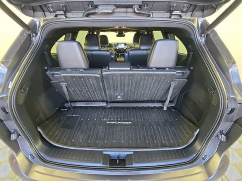 Used 2021 Toyota Highlander XSE AWD/4WD image 19