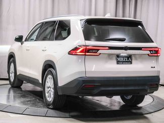 Used 2024 Toyota Grand Highlander FWD video 2