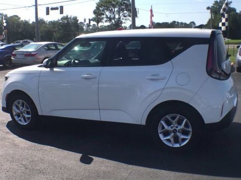 Used 2024 Kia Soul LX w/ Option Group 015 FWD image 6