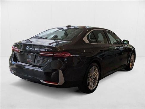 Used 2025 BMW 530i xDrive w/ Premium Package image 2