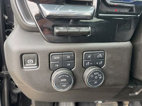 Used 2025 Chevrolet Silverado 2500 High Country w/ Technology Package image 30