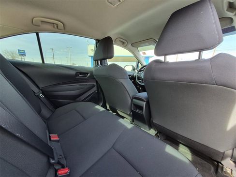 Used 2022 Toyota Corolla LE image 15