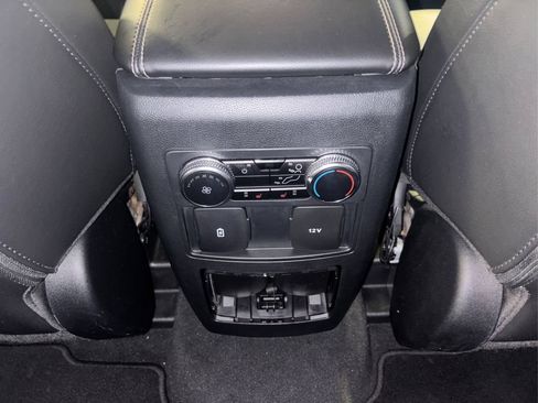 Certified 2022 Ford Explorer Limited RWD image 30