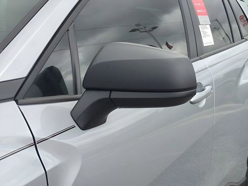 Used 2026 Toyota Corolla Cross L image 11