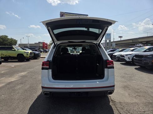 Used 2024 Volkswagen Atlas Peak Edition SE AWD/4WD image 30