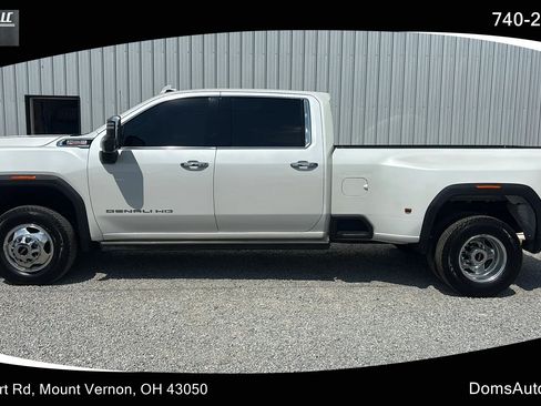 Used 2023 GMC Sierra 3500 Denali w/ Denali Ultimate Package AWD/4WD image 1
