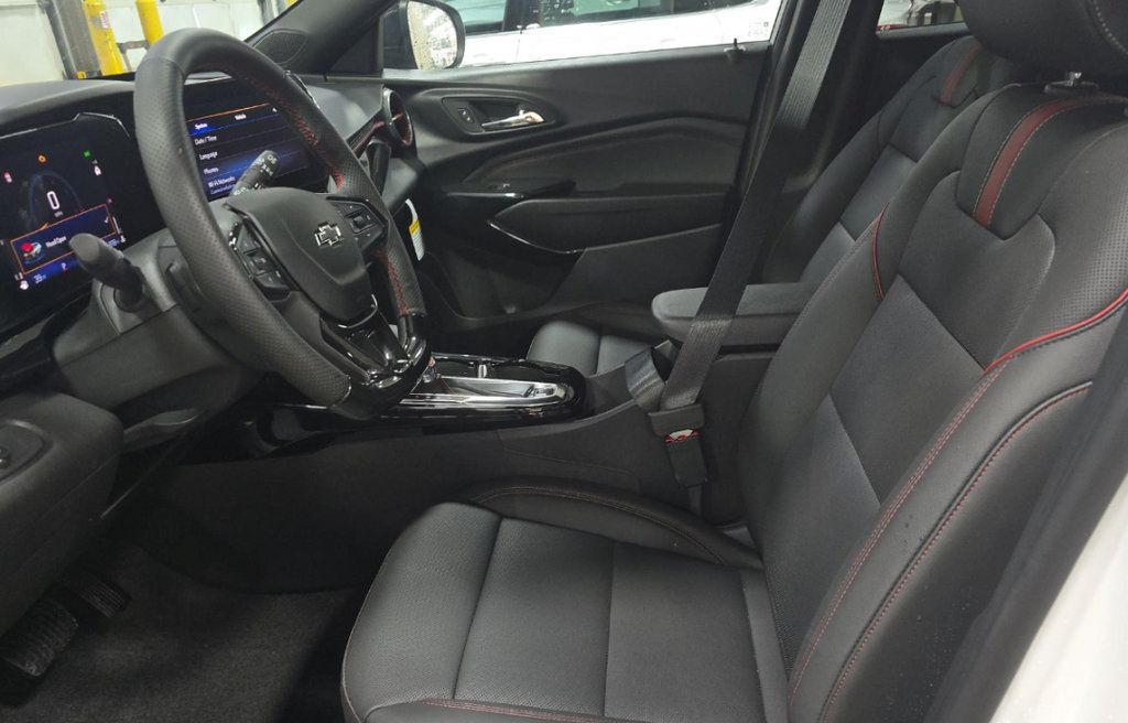 Used 2026 Chevrolet Trax RS w/ Driver Confidence Package FWD image 5