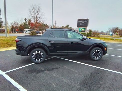 Certified 2025 Hyundai Santa Cruz SEL image 8