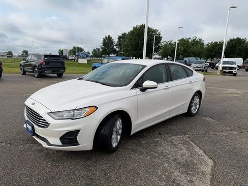 Used 2020 Ford Fusion SE FWD image 7