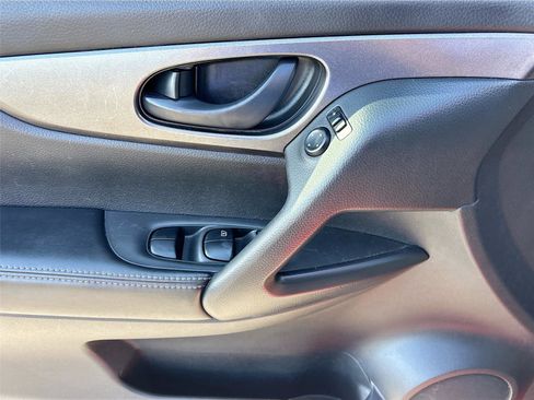 Used 2017 Nissan Rogue Sport S w/ S Appearance Package image 18