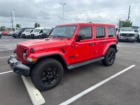 Used 2021 Jeep Wrangler Unlimited Sahara AWD/4WD image 2