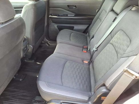 Used 2024 Nissan Pathfinder S AWD/4WD image 14