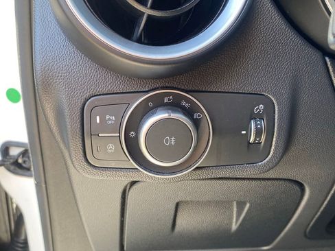 Used 2022 Alfa Romeo Stelvio Veloce AWD/4WD image 16
