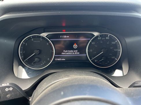 Used 2024 Nissan Rogue SV image 9