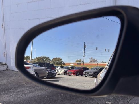 Used 2014 Toyota Camry SE image 14