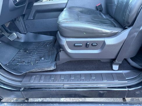 Used 2011 Ford F250 Lariat w/ Lariat Ultimate Pkg image 24