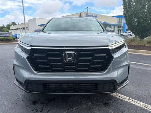 Used 2025 Honda CR-V EX image 3