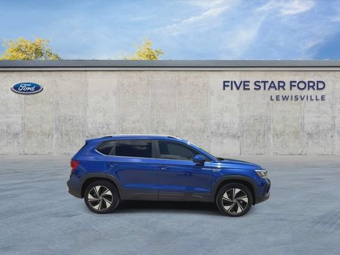Used 2024 Volkswagen Taos SE AWD/4WD image 9